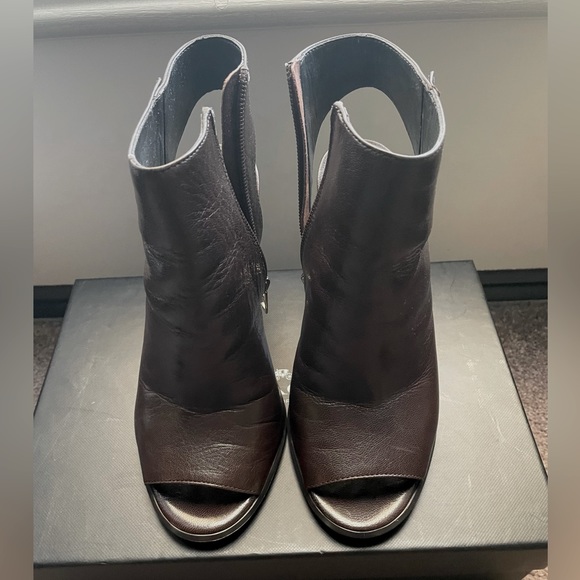 Coach Izzie Brown Peep Toe Ankle Slender Stacked Heel Shoe Bootie Chestnut 5.5 - Picture 9 of 10